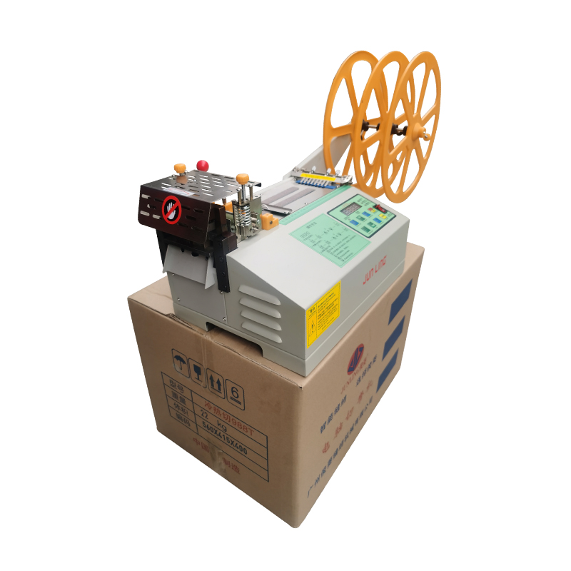 Round corner slitting machine